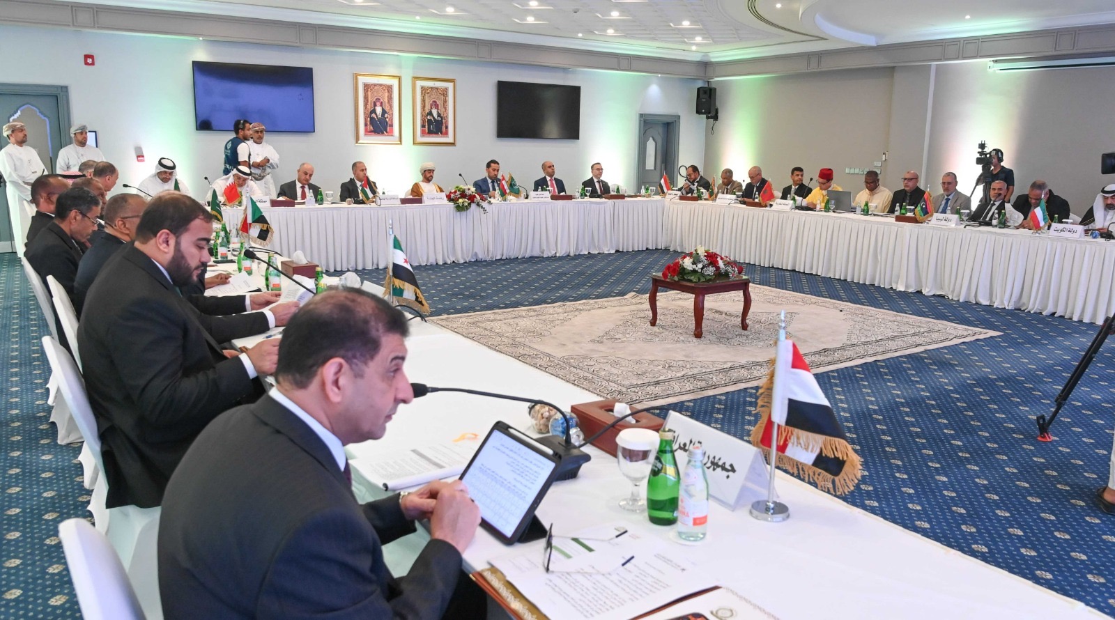 مسؤولو هيئات التفتيش القضائي بالدول العربية يناقشون تقنيات الذكاء الاصطناعي بصلالة